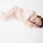 パジャマで睡眠の質が変わる？選び方やおすすめ商品も